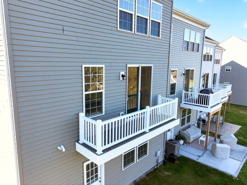 Building Photo - 600 Dana Dr