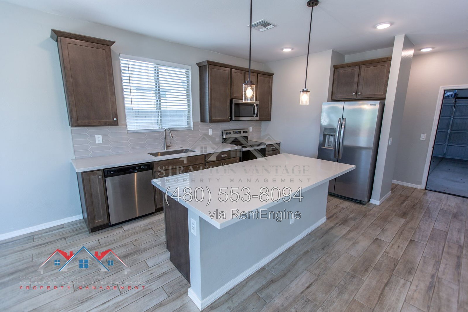 Building Photo - 1033 S 150th Dr