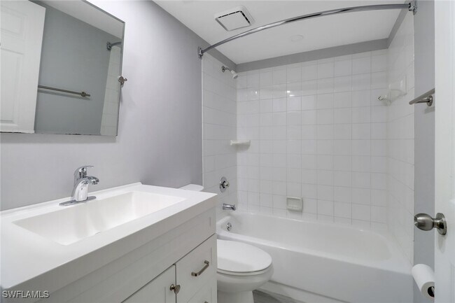 Primary Photo - 125 Wading Bird Cir
