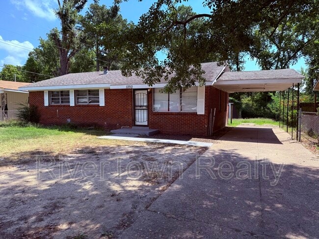 Primary Photo - 1250 Theodore St