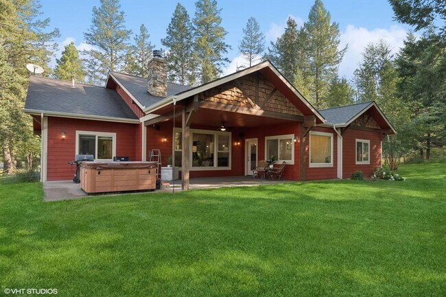 Building Photo - Stunning Columbia Falls Home w/horse pasture