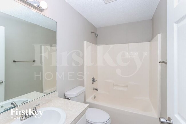 Building Photo - 2655 San Filippo Dr SE