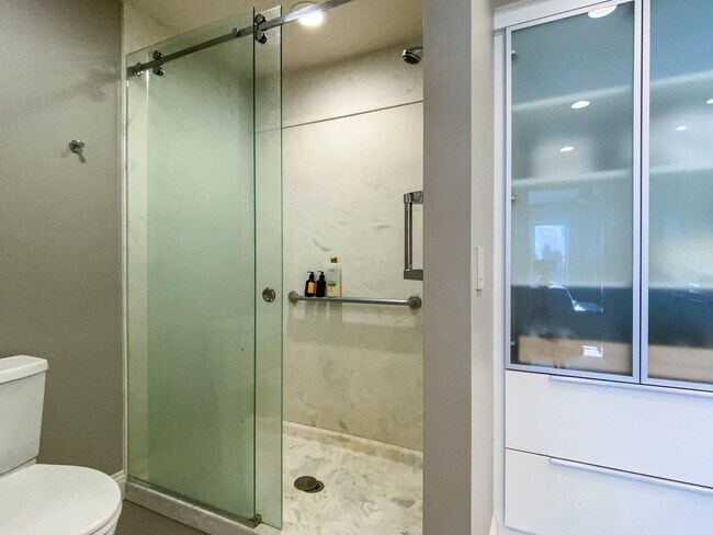 Building Photo - 601 N Segoe Rd