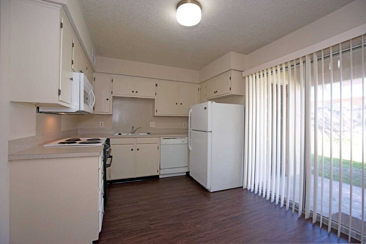 Building Photo - 114 E Amherst Dr