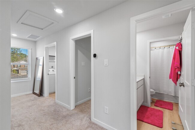 Building Photo - 123 Alset Dr