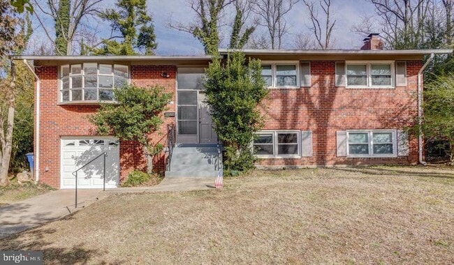 Building Photo - 6417 Earlham Dr