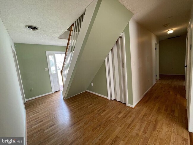 Building Photo - 32837 Bauska Dr