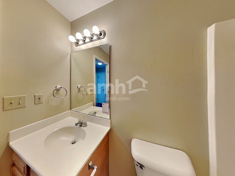 Building Photo - 5143 Christopher Dr