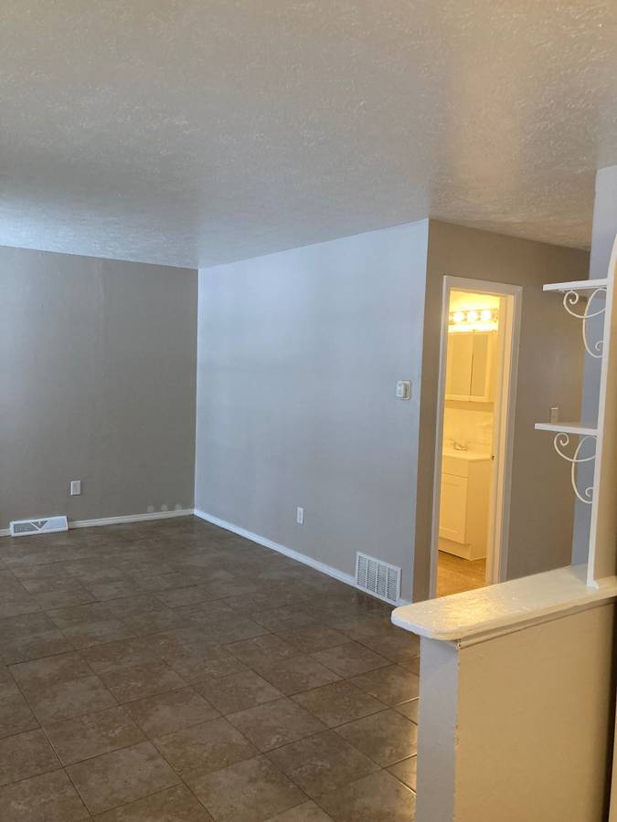 Building Photo - 7560 Mentor Ave