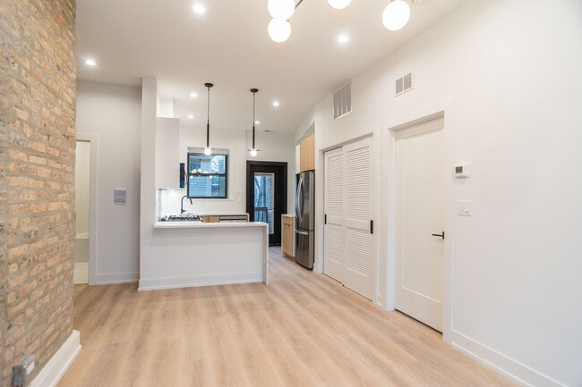 Building Photo - 3251 W Belden Ave