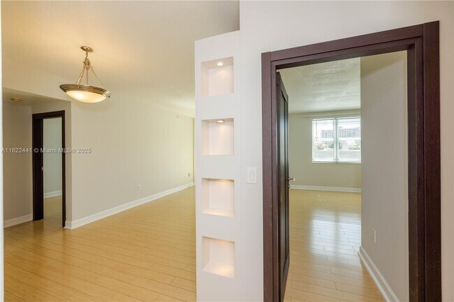 Building Photo - 50 Menores Ave