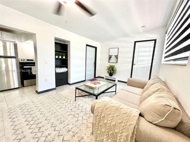 Building Photo - 2608 NW 26th St