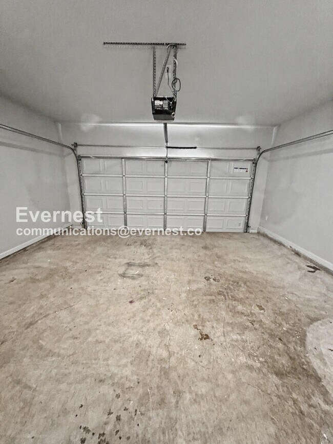 Building Photo - 322 Bertha Honey Stewart Dr