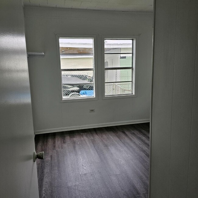 Building Photo - 611 Willow St