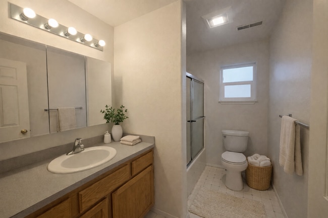 Building Photo - 4 bedroom, 3 bath, fully fenced, SOLOR PANELS-NO ELECTRIC BILL!