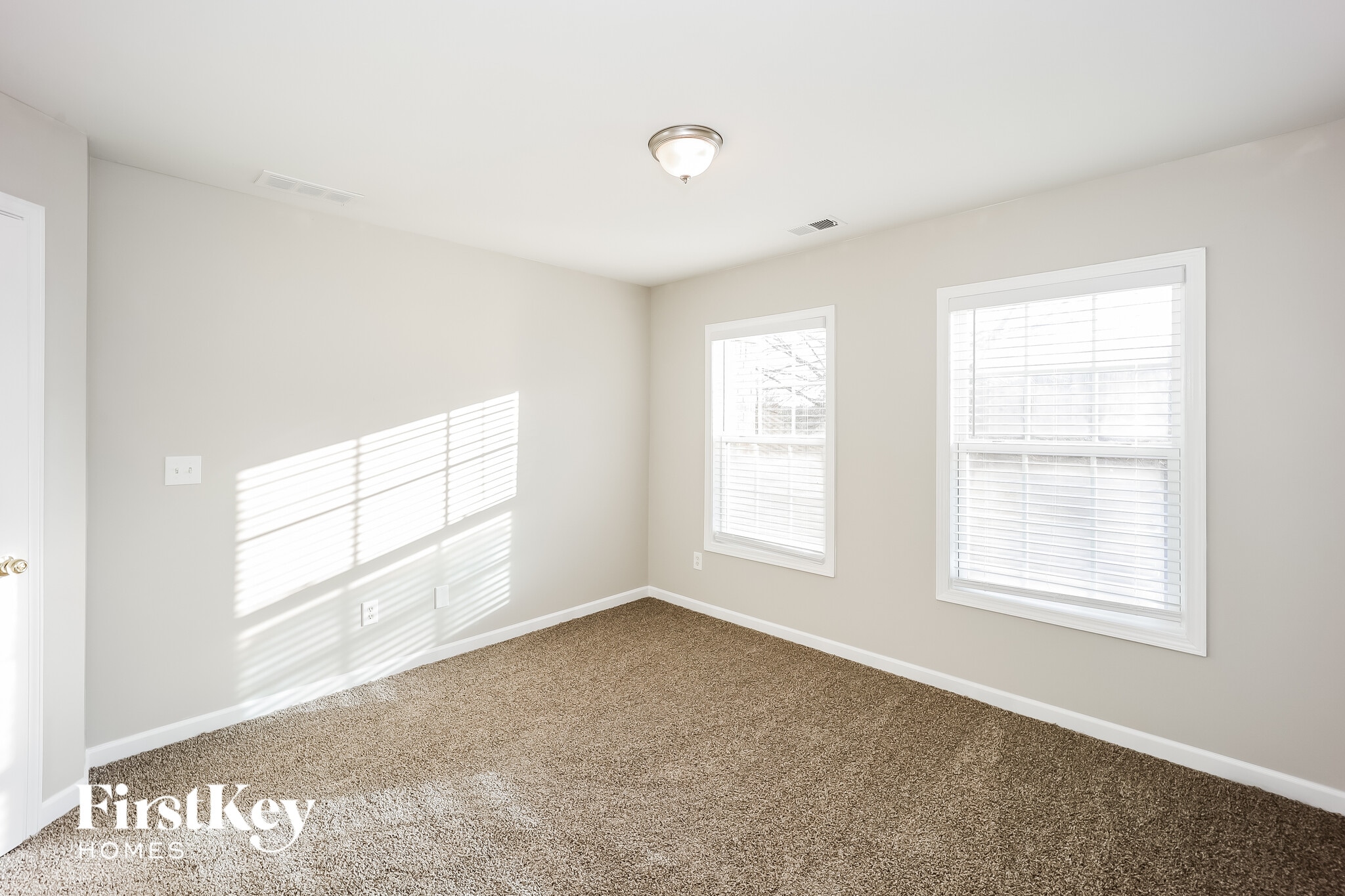 Building Photo - 344 Mistine Ct