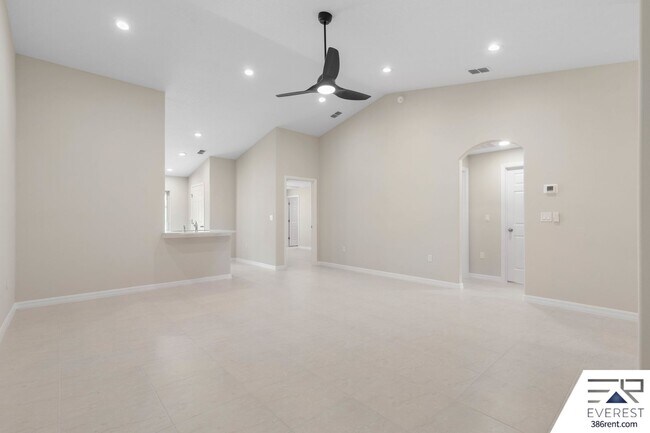 Building Photo - Brand New, fully fenced on a quiet cul-de-sac