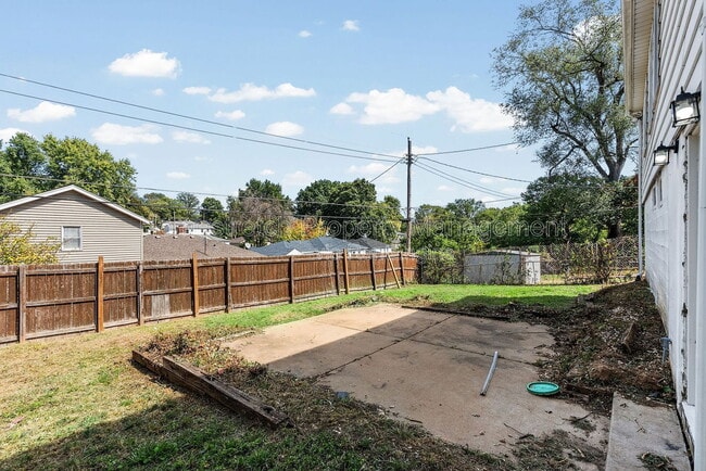 Building Photo - 9517 Lydell Dr