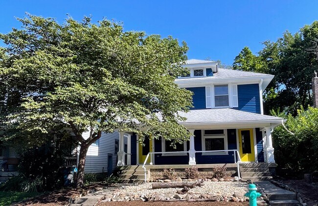 Primary Photo - 2332 E 16th St