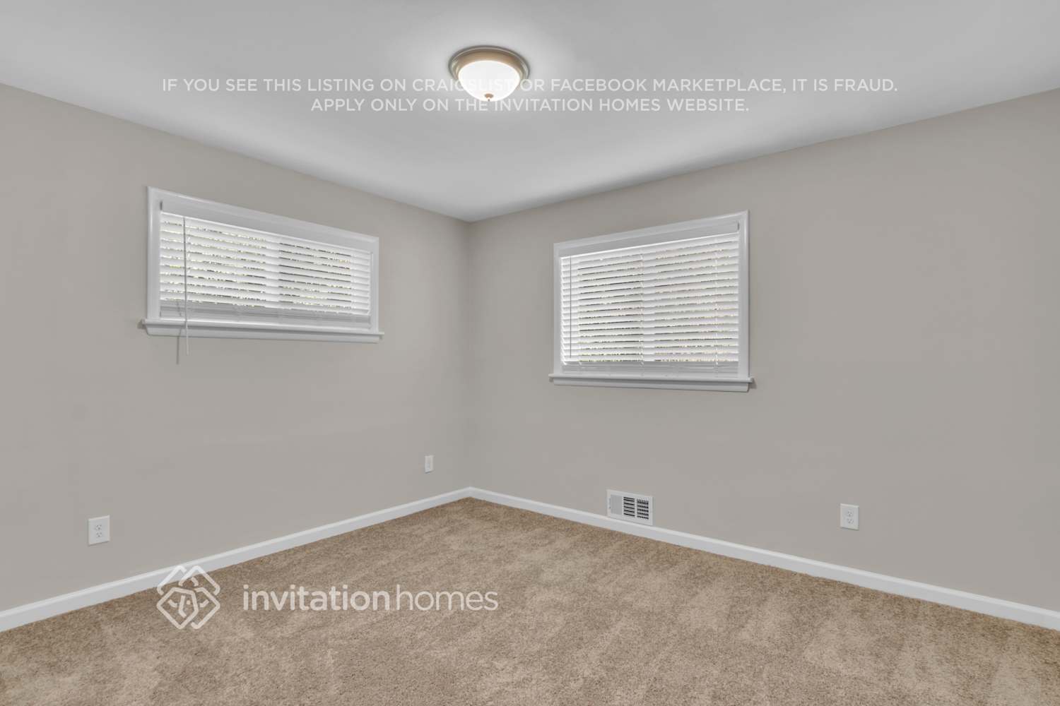 Building Photo - 2875 Laurel Ln