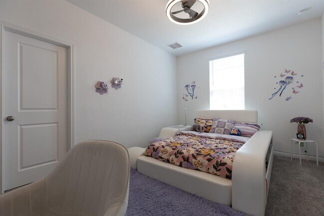 Building Photo - 2332 Giona Pl