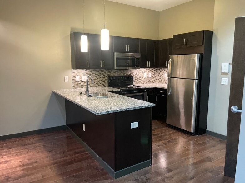 Building Photo - 110 Walton St