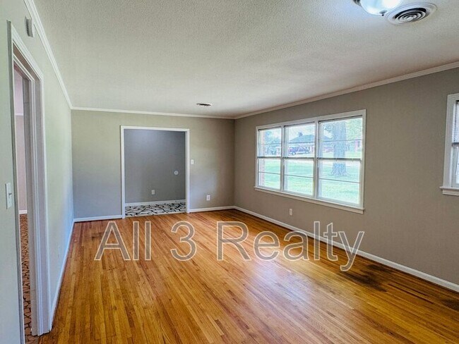 Building Photo - 2649 Burkelaun Dr