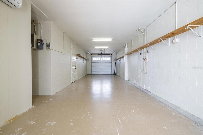 Building Photo - 821 Bay Point Dr