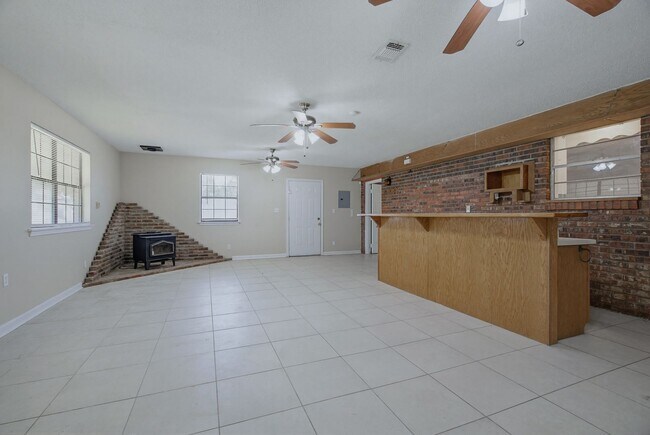 Building Photo - 5471 Buena Vista Ave