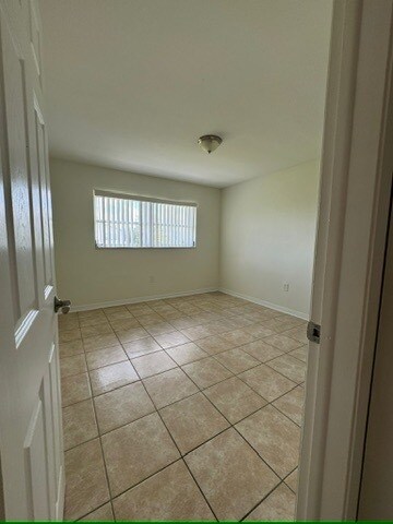 Building Photo - 230 SW 47th Ter