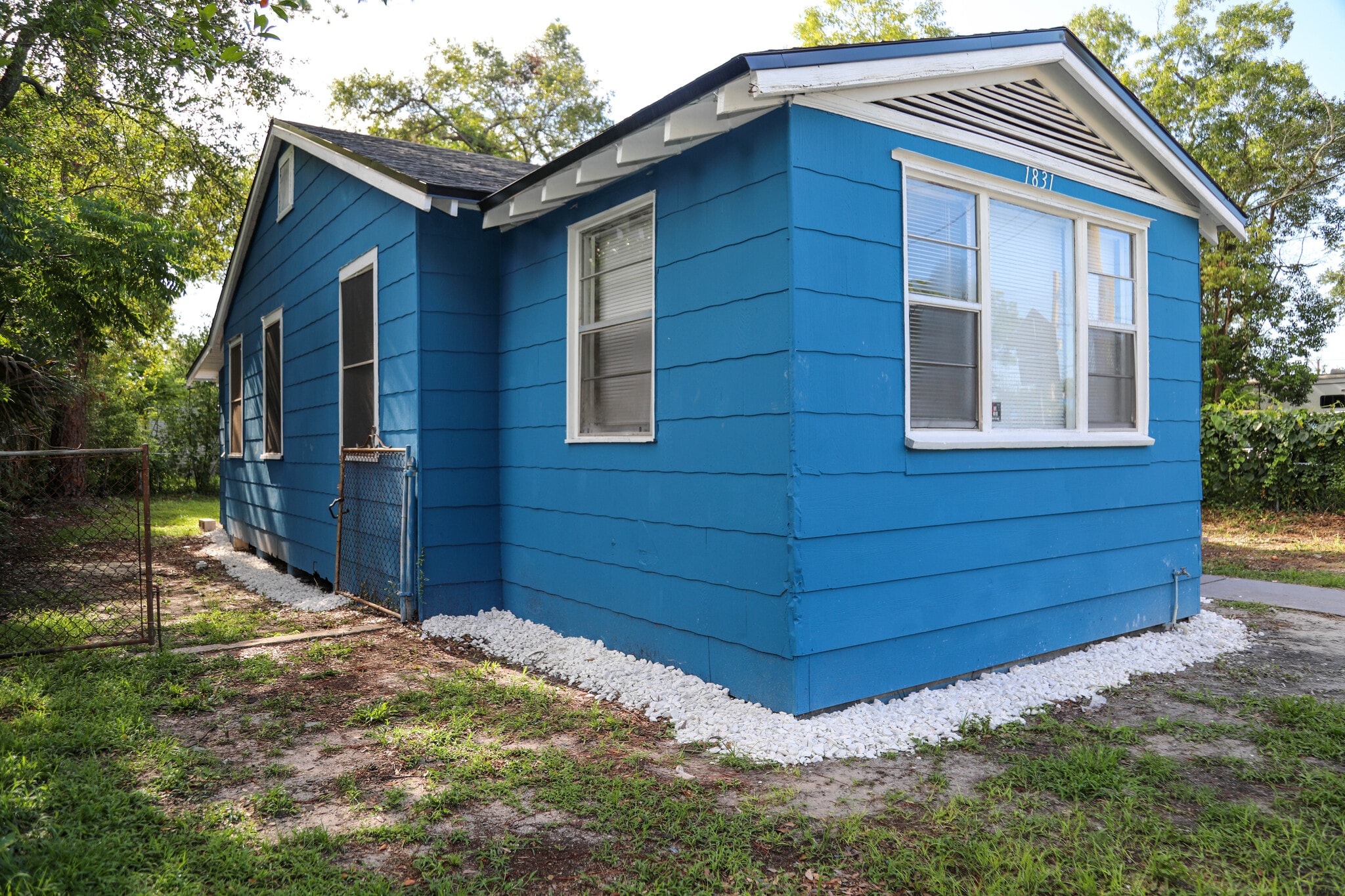 Building Photo - 1831 Bennett St