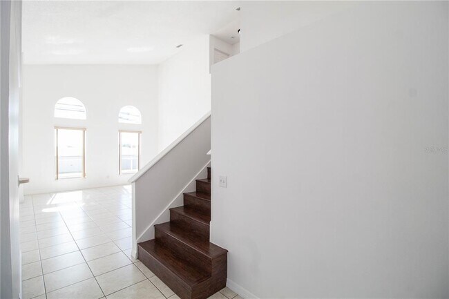 Building Photo - 667 Downing Cir
