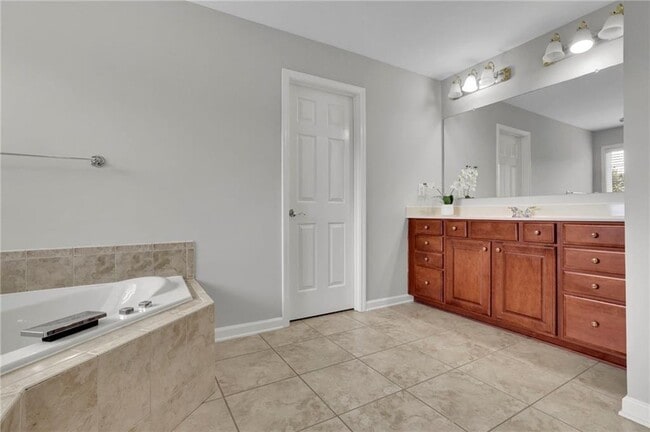 Building Photo - 2945 Links View Way