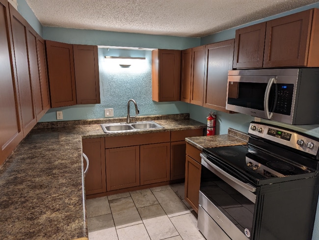 Primary Photo - 635 W 25th St