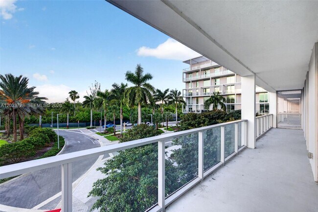Building Photo - 2000 Metropica Wy