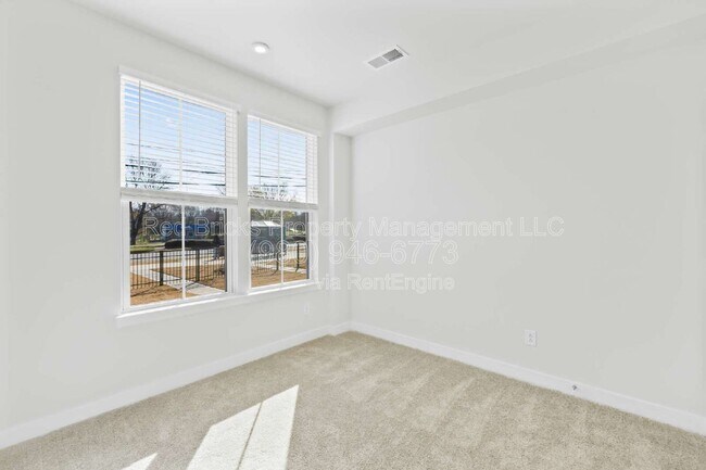 Building Photo - 2833 Statesville Ave