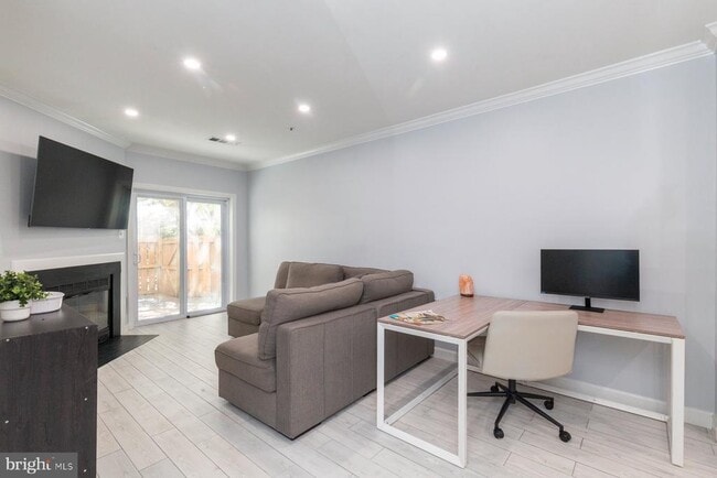 Building Photo - 255 S Pickett St