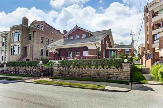 Building Photo - 219 Riverside Dr