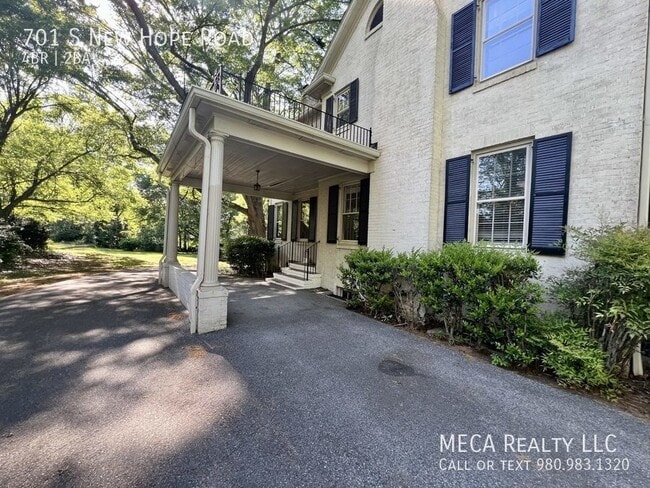 Building Photo - 701 S New Hope Rd