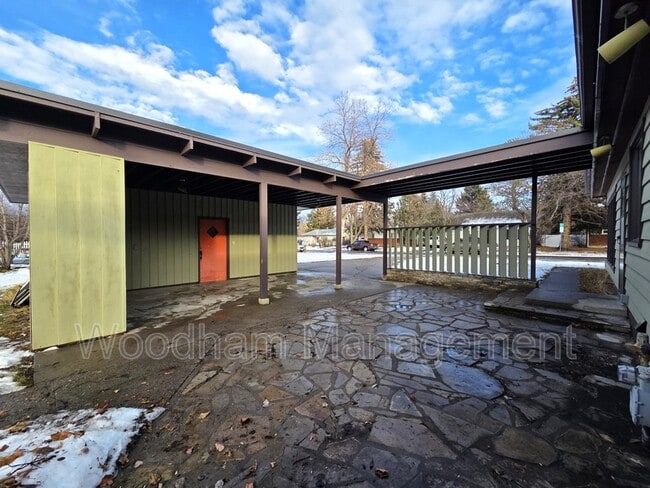 Building Photo - 621 S 14th Ave