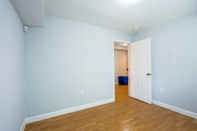 Building Photo - Charming 2 BR/1 BA Apartment in Deanwood –...