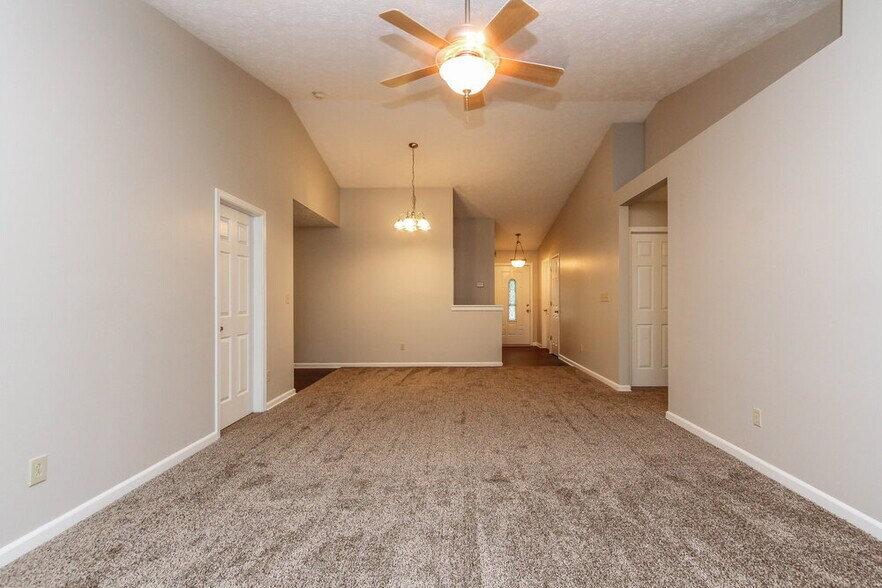 Building Photo - 1327 Grand Canyon Cir