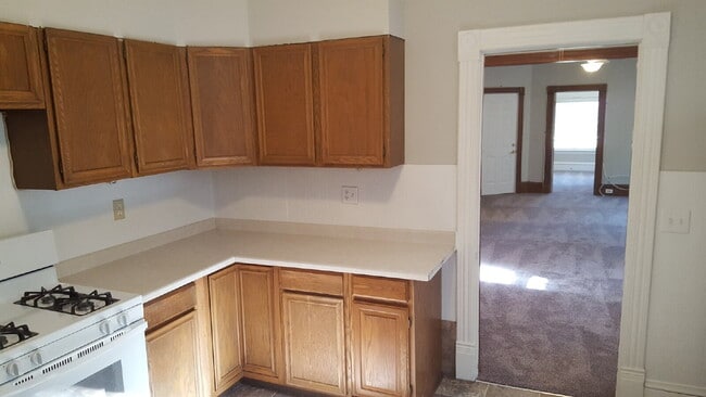 Building Photo - Charming 1-Bedroom Retreat on Colfax Ave – Your Cozy Minneapolis Haven Awaits!