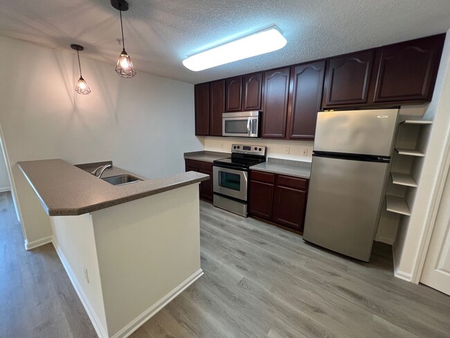 Building Photo - Nice 2 bedroom condo for rent in Heron’s L...