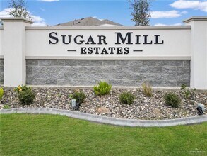 Building Photo - 19 Shavano Dr