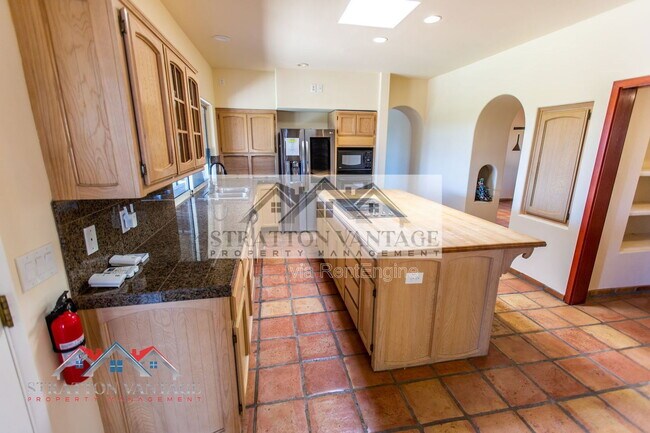 Building Photo - 39614 N 7th St