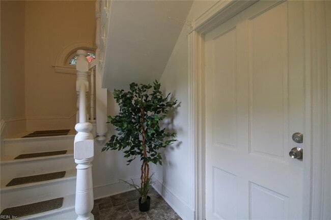 Building Photo - 146 Florida Ave