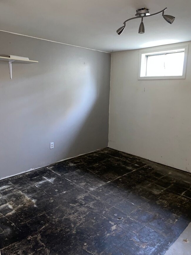 Building Photo - South Missoula 3 bedroom with fenced yard and garage