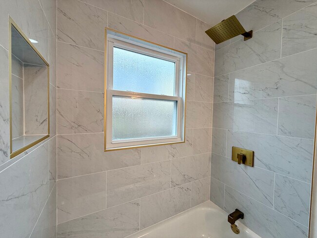 Building Photo - 14916 Langley Ave