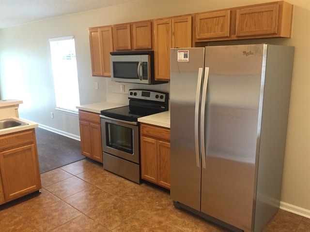 Building Photo - 840 Mackenzie Cir